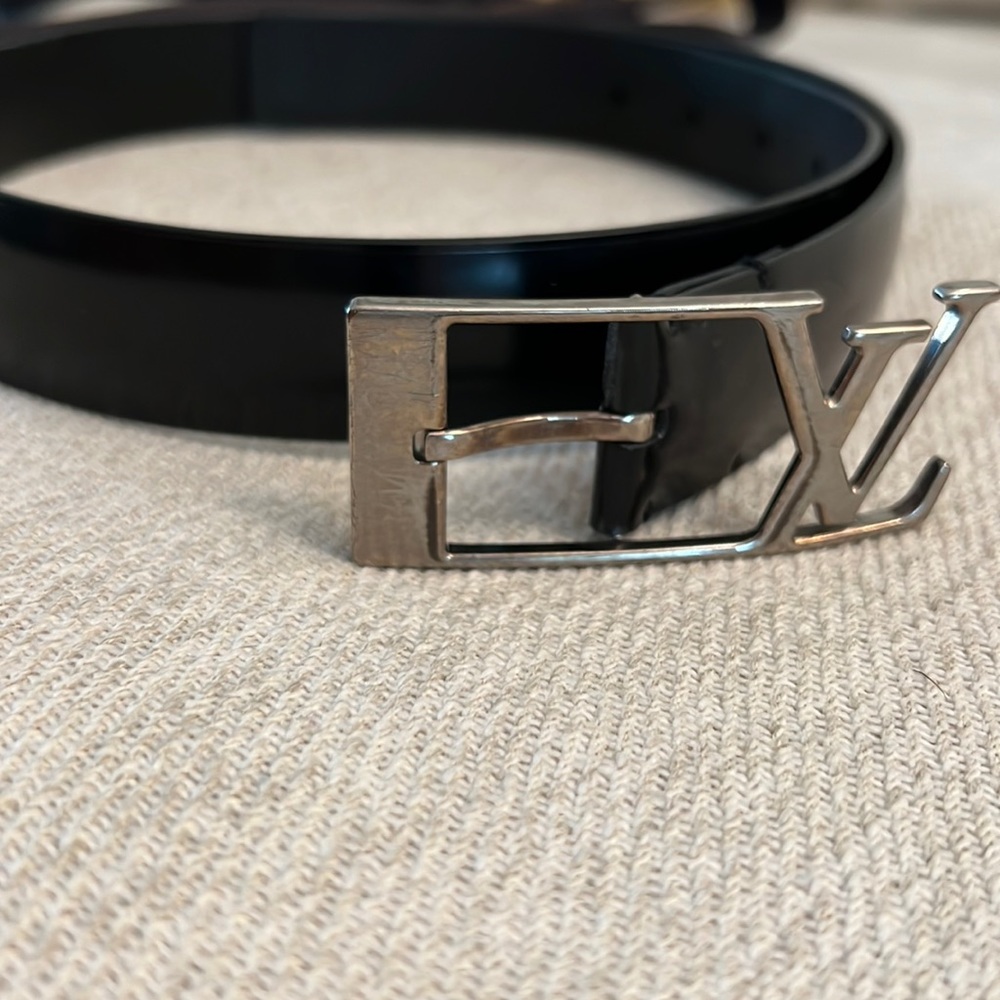 Men’s Louis Vuitton in Size Small- 28/30, (80cm)